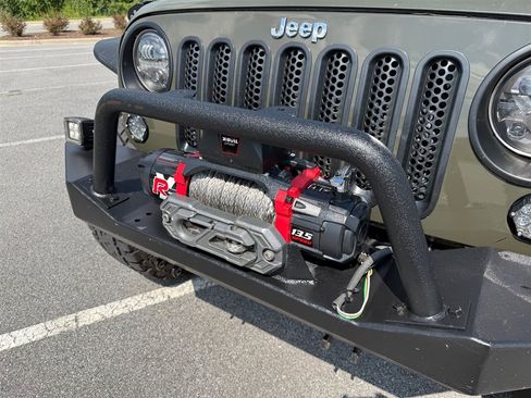 Used 2015 Jeep Wrangler Unlimited Rubicon w/ Dual Top Group AWD/4WD image 11