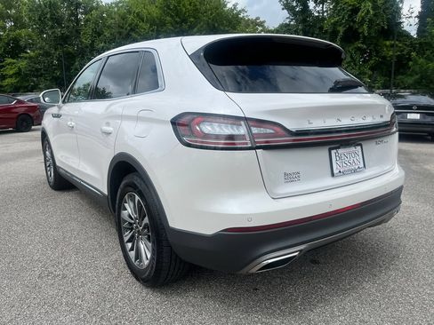 Used 2019 Lincoln Nautilus Select AWD/4WD image 2