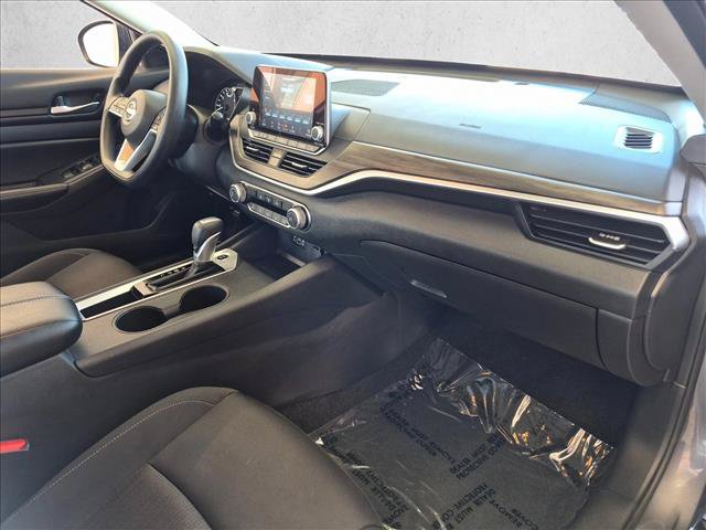 Used 2025 Nissan Altima 2.5 SV FWD image 27