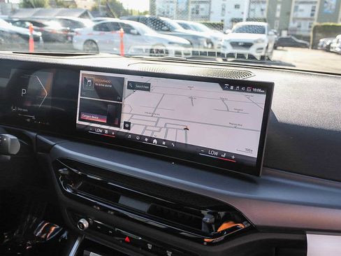 Used 2025 BMW 230i Coupe w/ Premium Package image 12