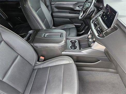 Used 2022 GMC Yukon SLT w/ SLT Premium Package image 14