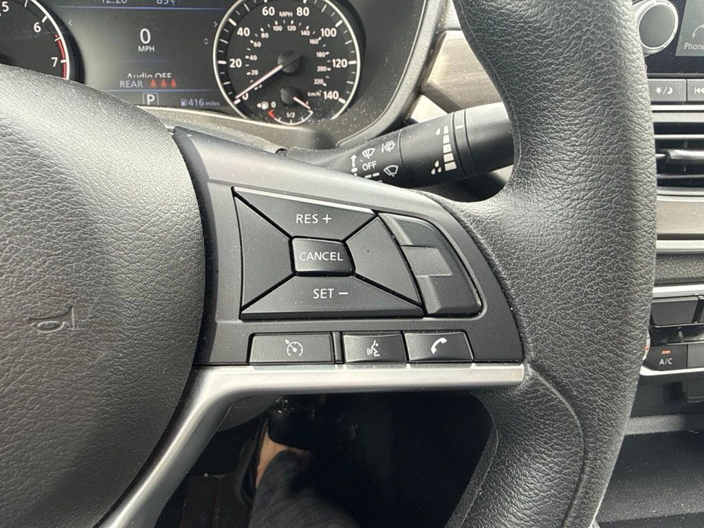 Used 2025 Nissan Altima 2.5 SV FWD image 21