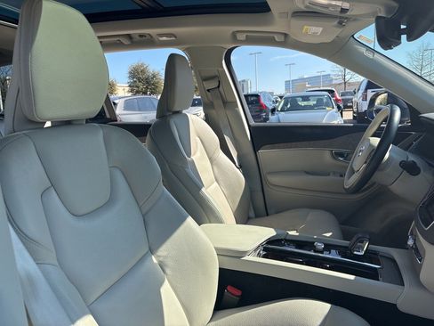 Certified 2023 Volvo XC90 B6 Plus w/ Protection Package Premier image 11
