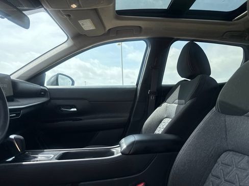Certified 2025 Nissan Kicks SV w/ SV Premium Package FWD image 38