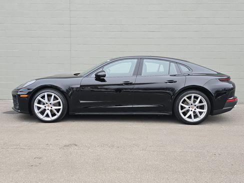 New 2026 Porsche Panamera 4 image 2