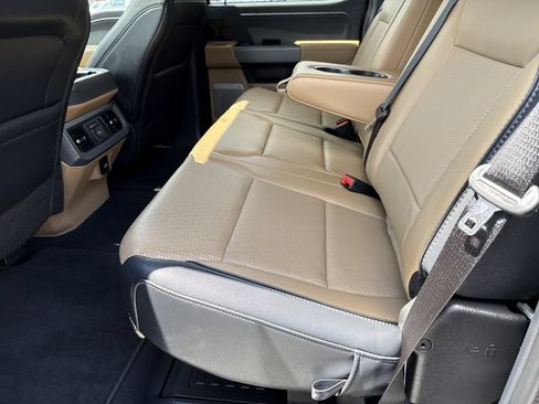 Used 2025 Ford F250 Lariat w/ Lariat Ultimate Package AWD/4WD image 19