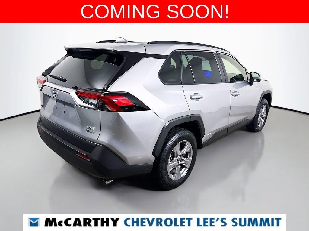 Used 2025 Toyota RAV4 XLE AWD/4WD image 4