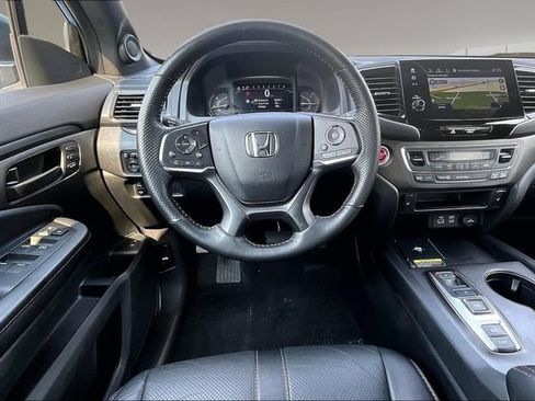 Used 2025 Honda Passport TrailSport image 8