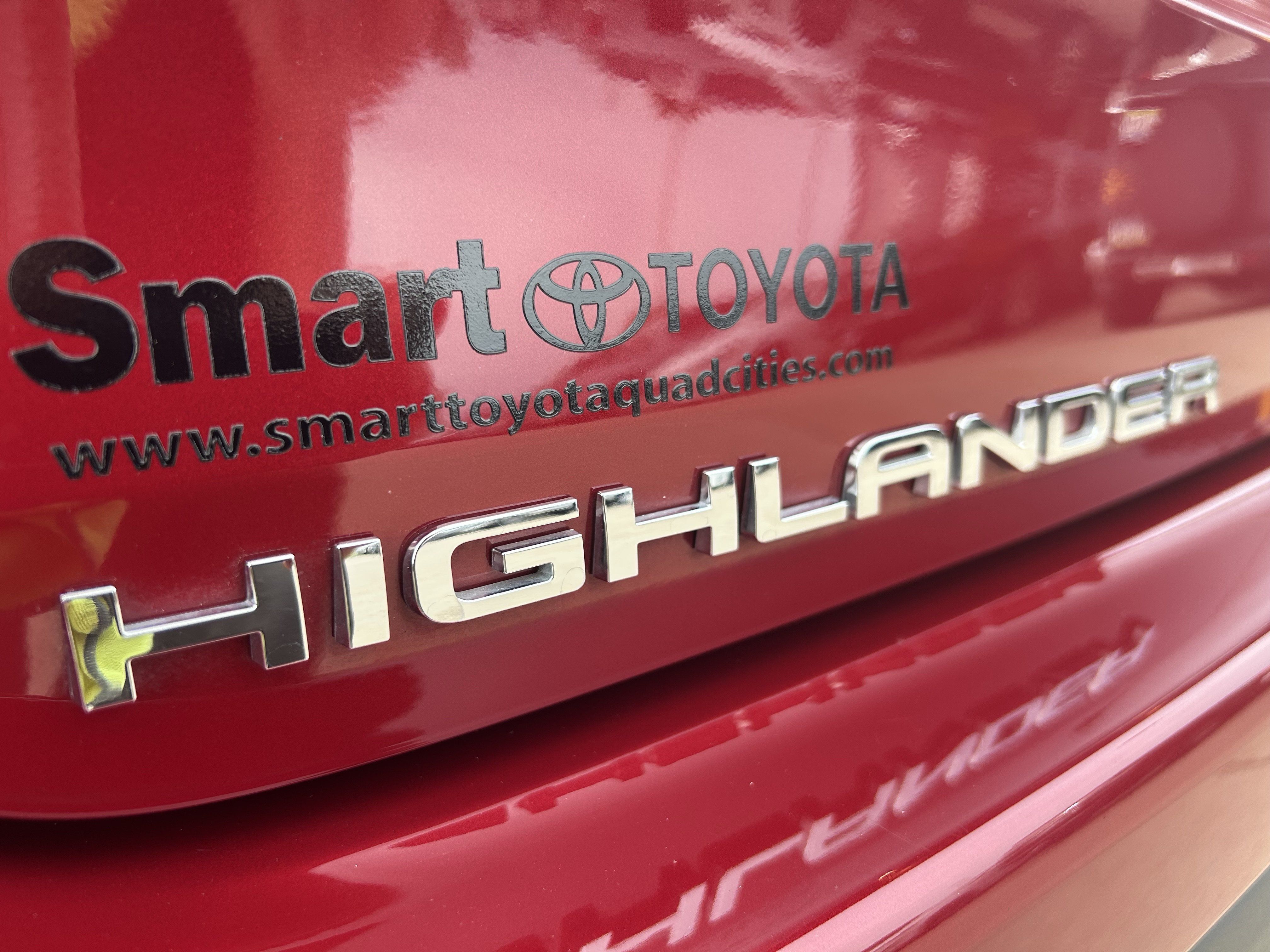 Certified 2021 Toyota Highlander XLE AWD/4WD image 10