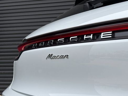 Certified 2025 Porsche Macan image 26