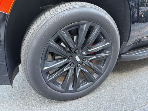 Certified 2023 Cadillac Escalade ESV Sport AWD/4WD image 4