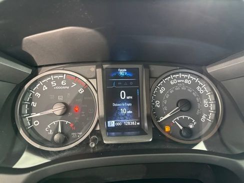 Used 2021 Toyota Tacoma TRD Sport w/ Technology Package AWD/4WD image 23