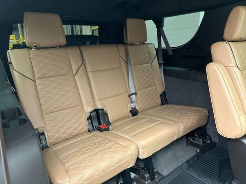 Used 2023 Cadillac Escalade ESV Sport w/ LPO, ONYX Package AWD/4WD image 20