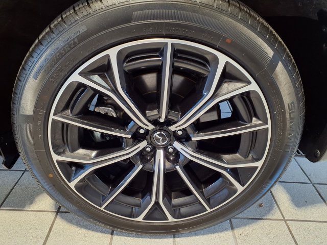 Used 2025 MAZDA CX-70 Plug-In Hybrid w/ Premium Plus AWD/4WD image 8