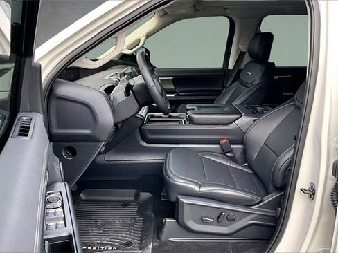 New 2025 Ford Expedition Platinum w/ Driver's Package image 9