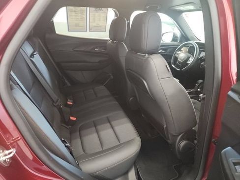 Used 2023 Chevrolet TrailBlazer RS FWD image 11
