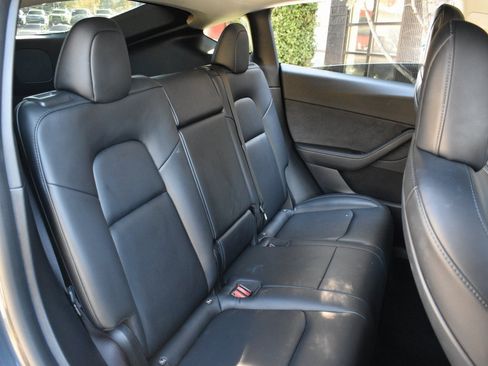 Used 2022 Tesla Model Y Performance image 26