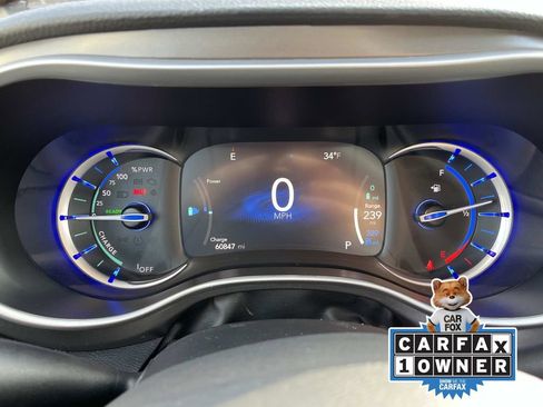 Used 2024 Chrysler Pacifica Select image 38