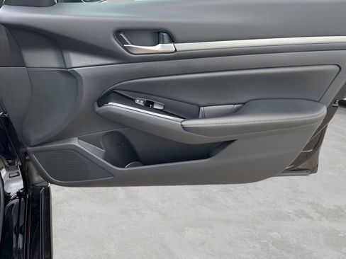 Used 2023 Nissan Altima 2.5 SV image 23