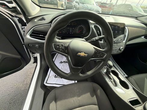 Used 2021 Chevrolet Malibu LT FWD image 20