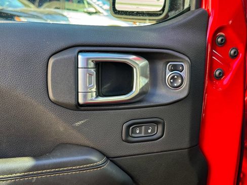 Used 2024 Jeep Wrangler Unlimited Sahara w/ Technology Group image 27