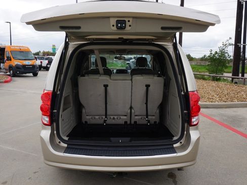 Used 2013 Dodge Grand Caravan SE image 31