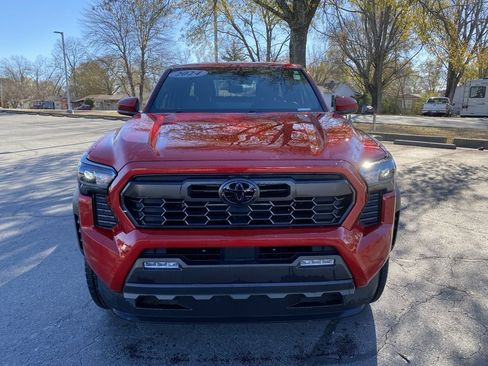 Used 2024 Toyota Tacoma TRD Sport image 2