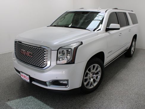 Used 2016 GMC Yukon XL Denali w/ Open Road Package AWD/4WD image 2