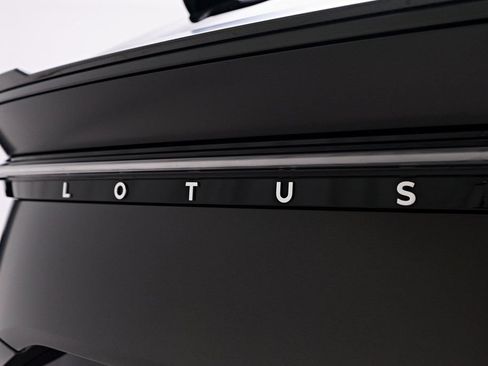 Used 2025 Lotus Eletre AWD/4WD image 38