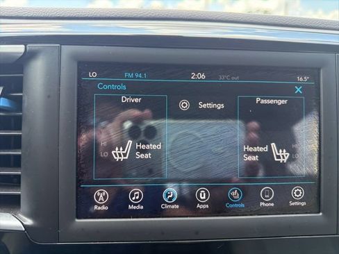 Used 2018 Chrysler Pacifica Touring-L FWD image 27