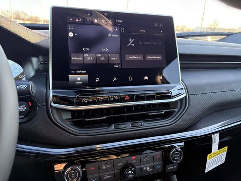 New 2026 Jeep Compass Latitude image 16