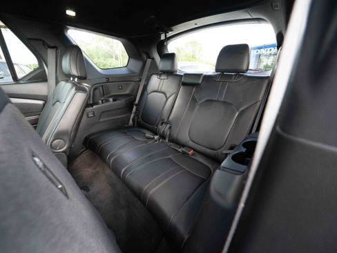 Used 2025 Honda Pilot TrailSport image 24
