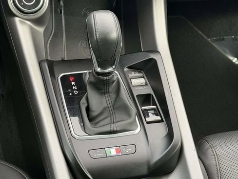Used 2024 Alfa Romeo Tonale Ti image 18