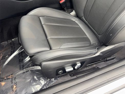Used 2023 BMW 430i Coupe w/ Convenience Package image 28