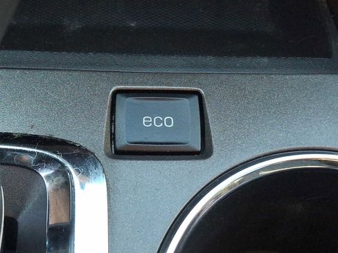 Used 2011 GMC Terrain SLE image 21