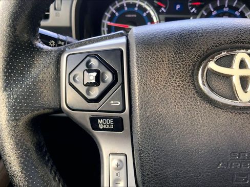 Used 2014 Toyota 4Runner SR5 Premium image 16