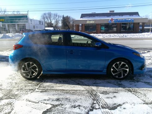 Used 2018 Toyota Corolla iM image 6