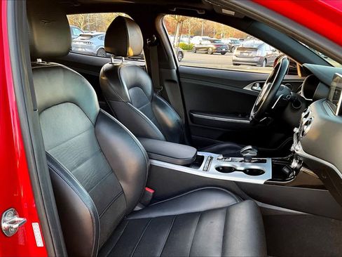 Used 2018 Kia Stinger GT2 image 9