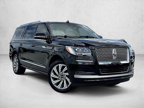 Used 2023 Lincoln Navigator L Reserve image 12