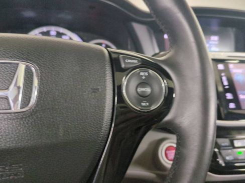 Used 2017 Honda Accord EX-L image 32
