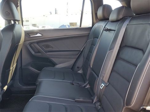 Used 2021 Volkswagen Tiguan SEL Premium R-Line image 31