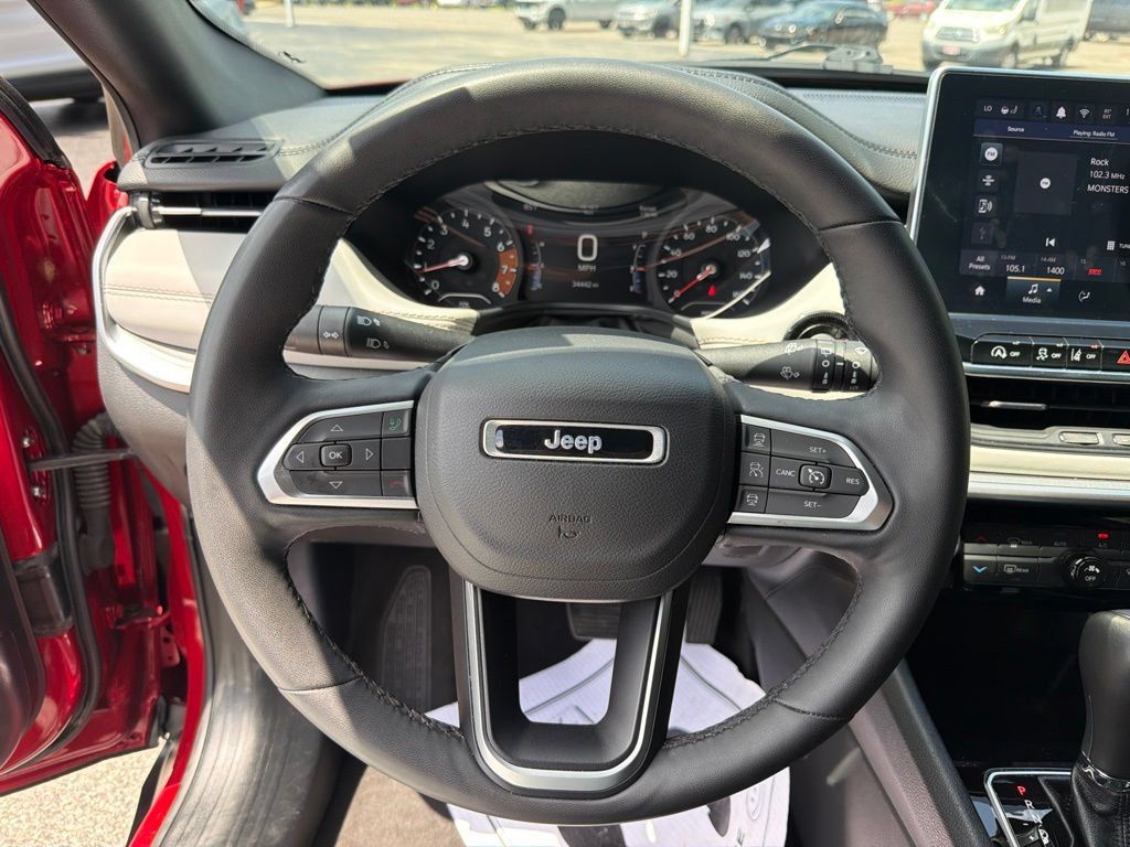 Used 2025 Jeep Compass Limited AWD/4WD image 14
