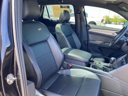 Used 2022 Volkswagen Atlas Cross Sport SE FWD image 29