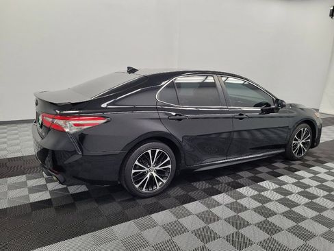 Used 2019 Toyota Camry SE FWD image 10