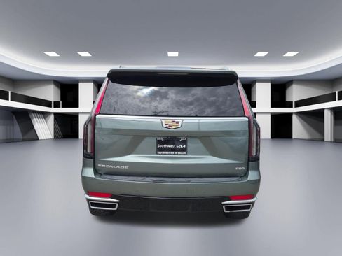 Used 2023 Cadillac Escalade Premium Luxury AWD/4WD image 5