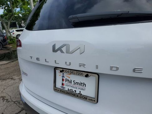 Used 2025 Kia Telluride S FWD image 7