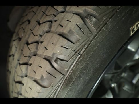 Used 2022 Jeep Cherokee Trailhawk w/ Premium Leather Package image 14