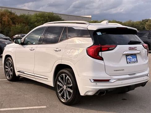 Used 2018 GMC Terrain Denali w/ Advanced Safety Package image 4