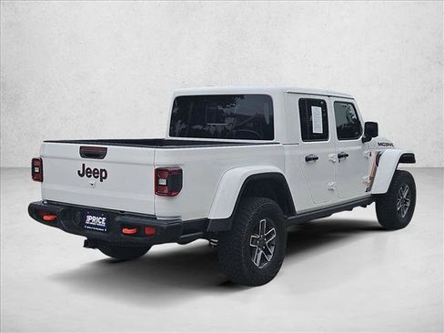 Used 2024 Jeep Gladiator Mojave AWD/4WD image 5
