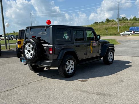 Used 2019 Jeep Wrangler Unlimited Sport S AWD/4WD image 35